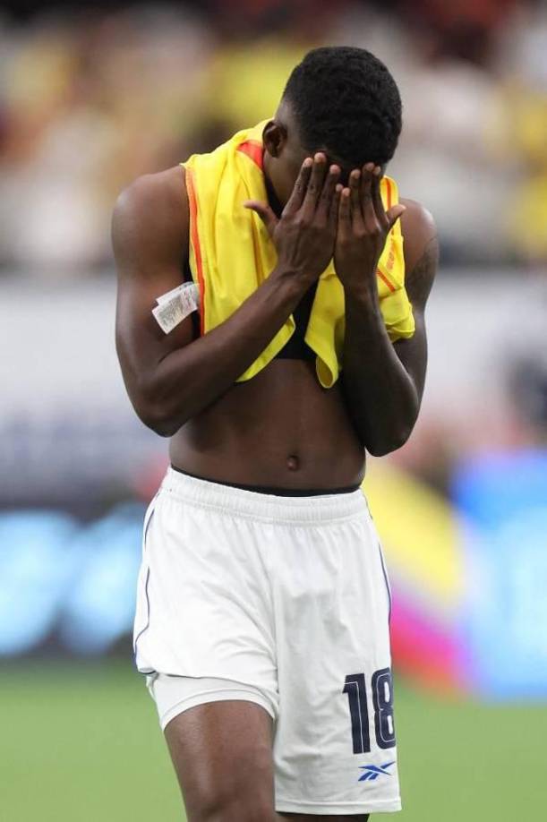 El dolor de los jugadores de Panamá tras despedirse con goleada de la competencia continental. 