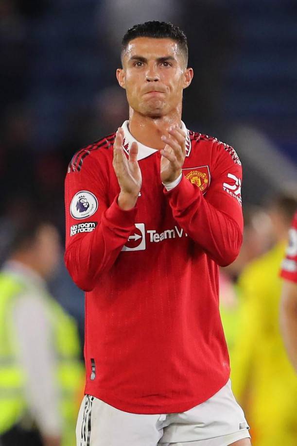 Manchester United confirma que Cristiano Ronaldo se queda en el equipo y que no habrá más movimientos en la plantilla, señalan que necesitan al astro portugués