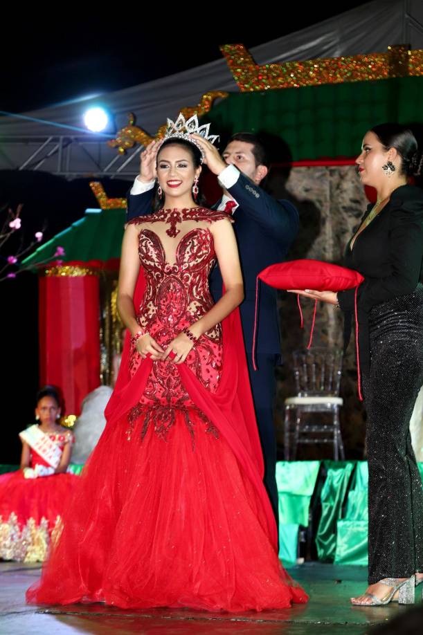 La Reina del Carnaval estudia en la Escuela Internacional el último año de Ciencias y Humanidades. 