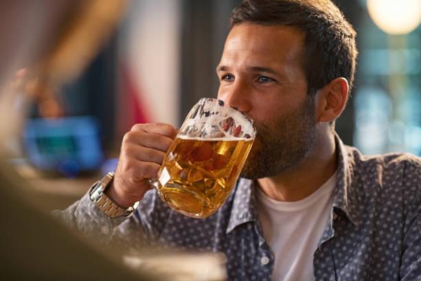 Consejos para reducir la cara cansada en hombres