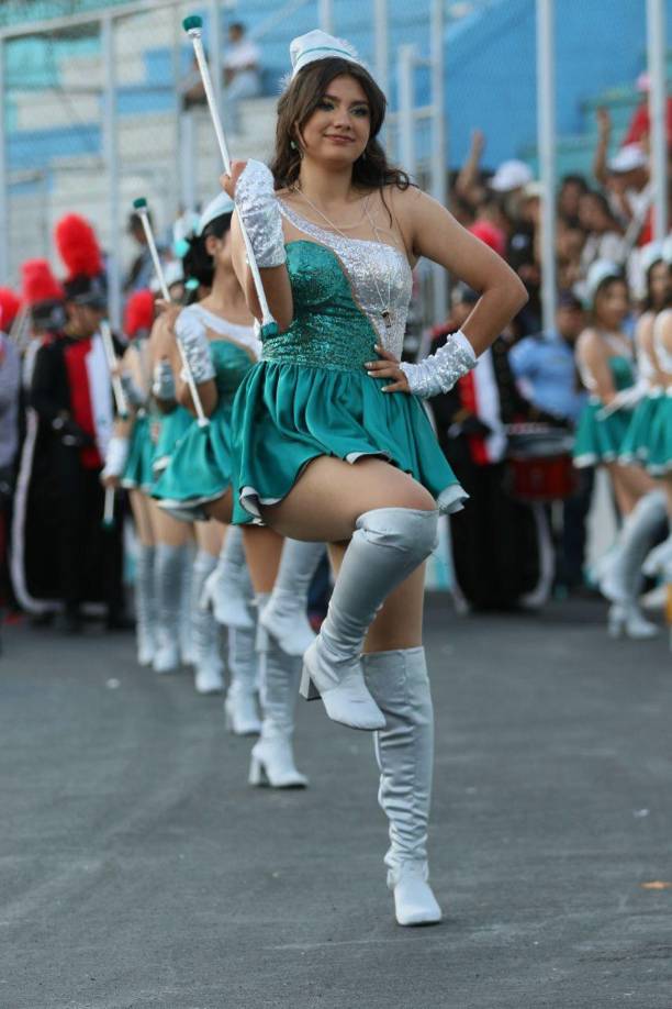 Kimberly Flores, la bella palillona del Milla Selva que enamoró en los desfiles