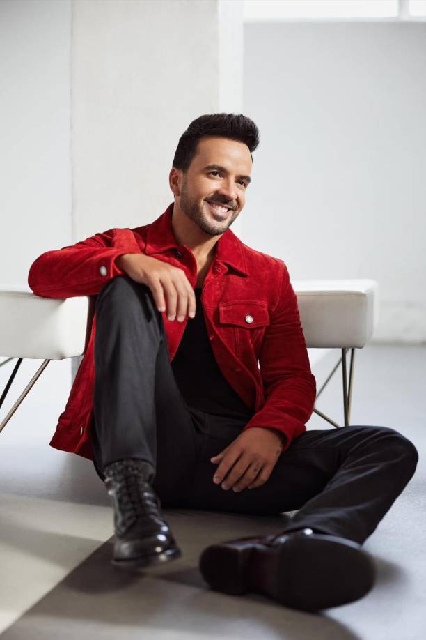 En un alto de su gira, Fonsi dedica tiempo a poner su grano de arena en su sueño de que se erradique el cáncer infantil con la campaña de recaudación de fondos del hospital St.Jude (Tennessee), labor que hacen otras estrellas, entre ellas Sofía Vergara.