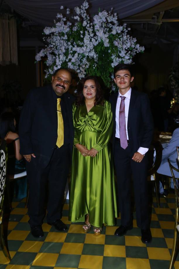 Wilmer, Melania y Wilmer Jr. Palada