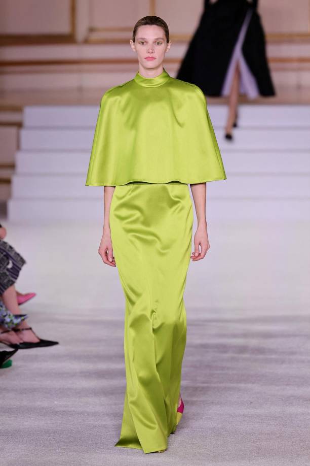 NEW YORK, NEW YORK - FEBRUARY 13: A model walks the runway for Carolina Herrera during New York Fashion Week: The Shows at The Plaza Hotel on February 13, 2023 in New York City. Theo Wargo/Getty Images/AFP (Photo by Theo Wargo / GETTY IMAGES NORTH AMERICA / Getty Images via AFP)