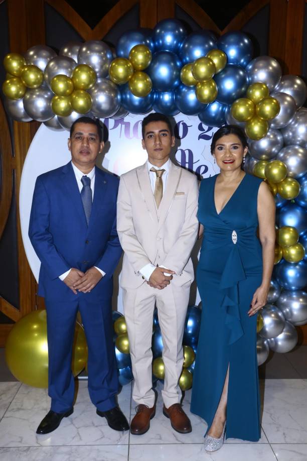 Carlos Rodríguez, Johan Rodríguez y Suyapa Valladares