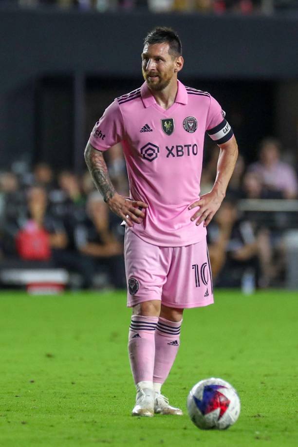 Las camisetas serán expuestas al público cuando salgan a subasta, del 30 de noviembre al 14 de diciembre.