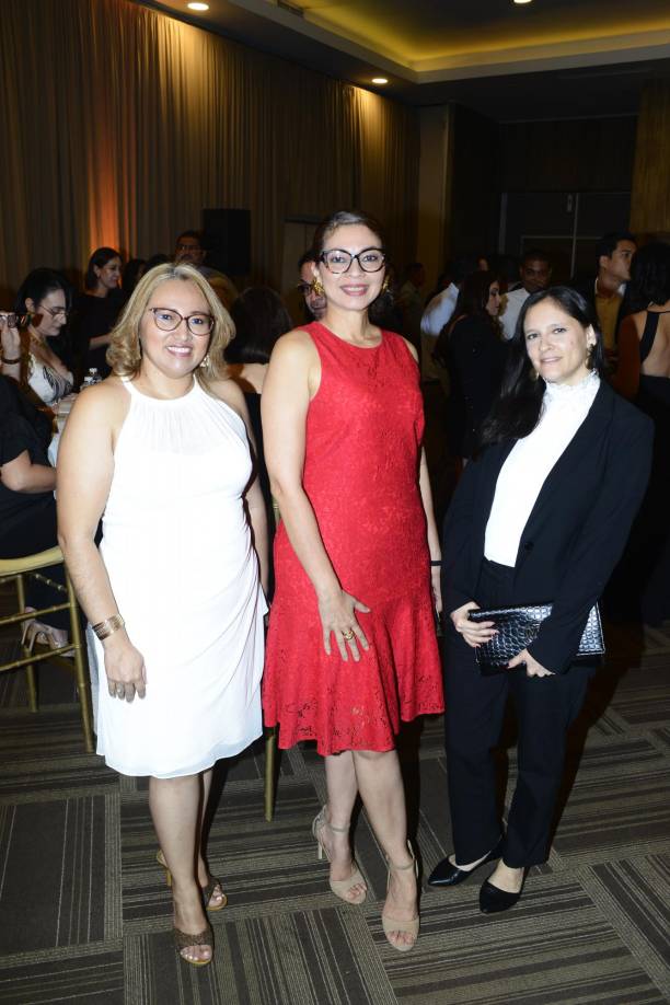 Cinthia Cruz, Angela Castillo y Daniela Viana