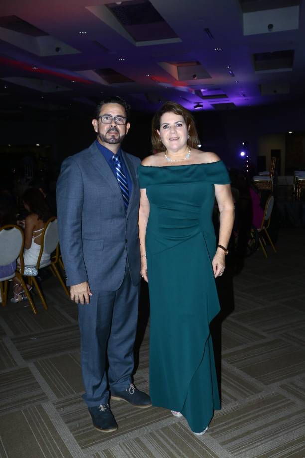 Crystian Navas y Fanny Handal