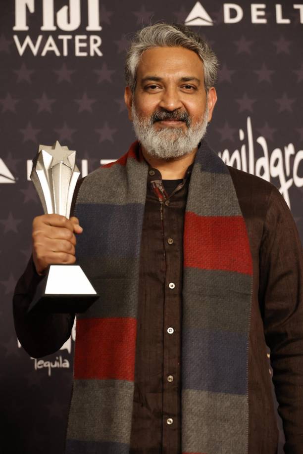 El director de cine S. S. Rajamouli, ganador a la Mejor Película en Lengua Extranjera por “RRR”.