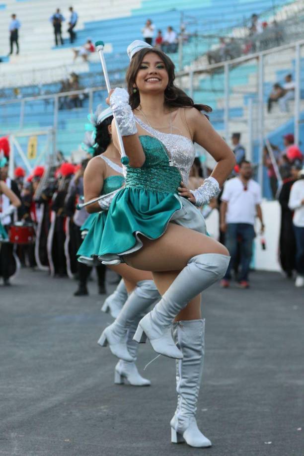 Kimberly Flores, la bella palillona del Milla Selva que enamoró en los desfiles