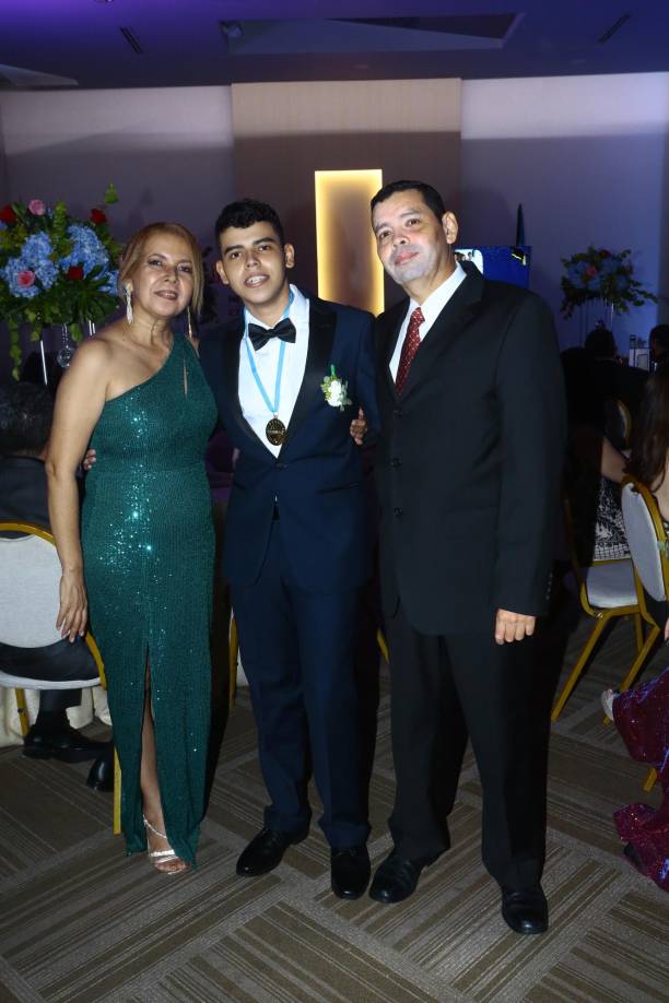 Hildred Garmendia, Eduardo Aguilar y Carlos Aguilar