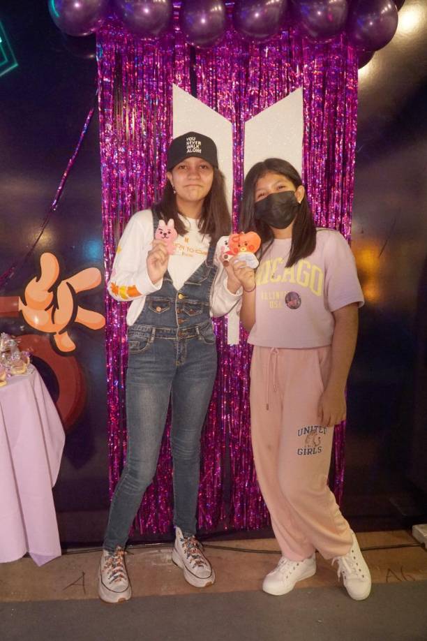 Las admiradoras de de BTS disfrutaron de momentos especiales durante el evento donde también cantaron y bailaron al ritmo de su banda favorita.