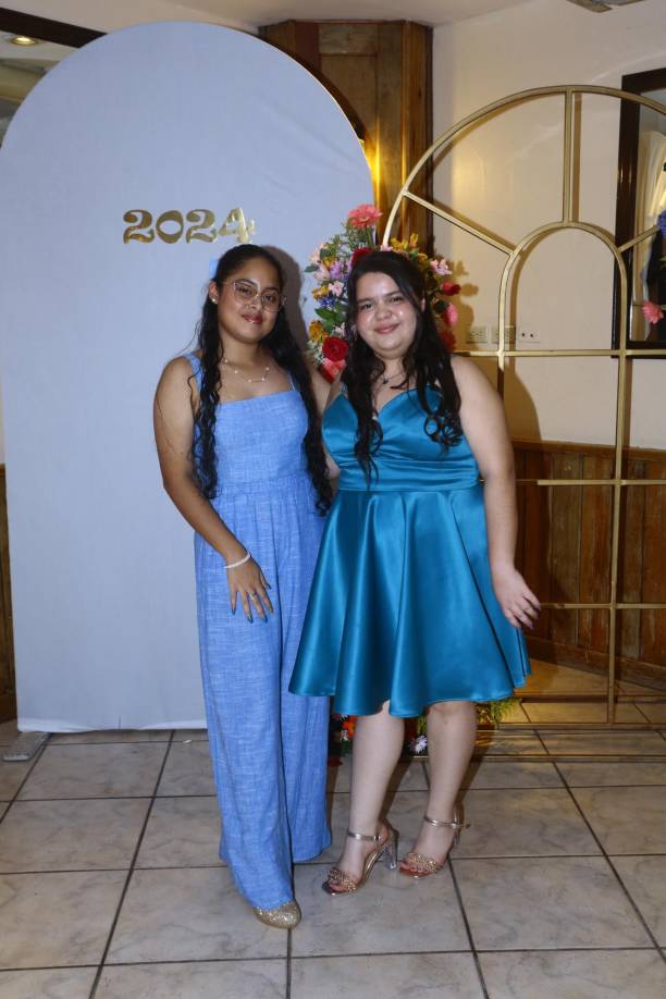 Britany Vallecillo y Linsy Castillo