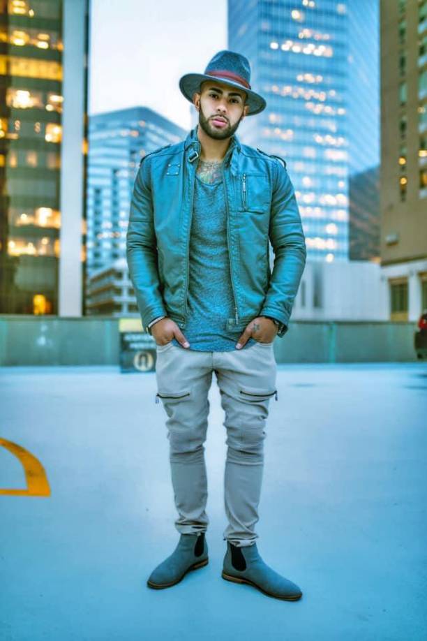 Incursionó en la música desde los 15 años, profesionalmente formó parte de una agrupación muy reconocida llamada DS The Evolution. 