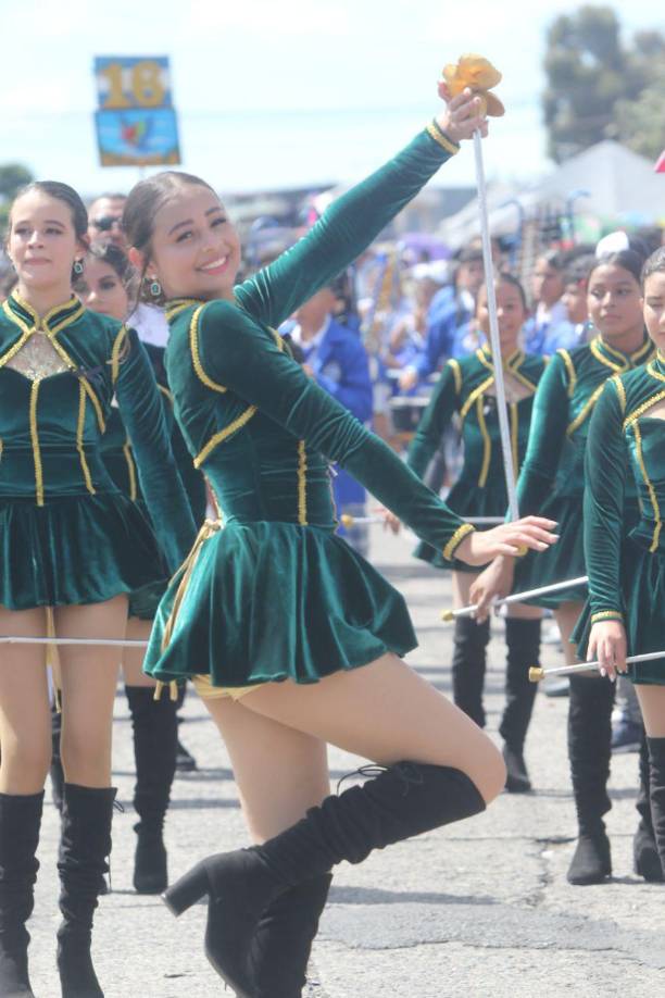 Alessa Villatoro, palillona del Liceo Heiner Reyes. 