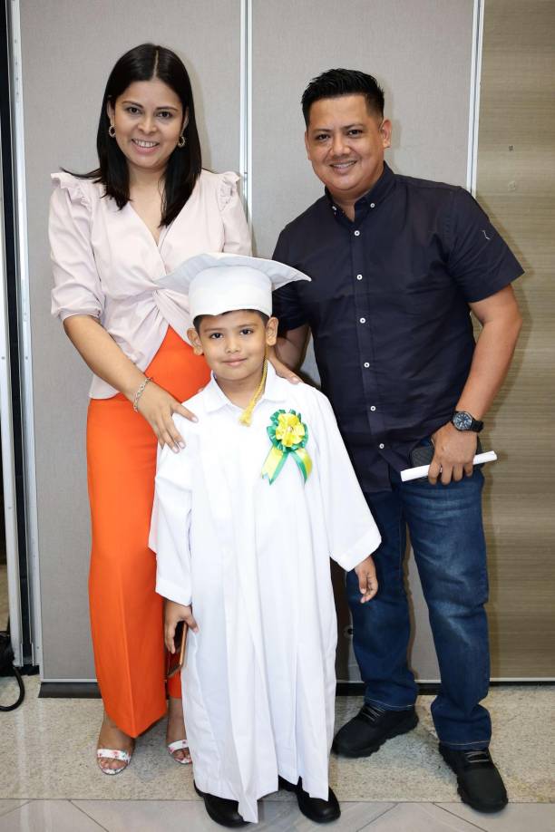 Elsy Cárcamo, Dilan Sánchez y Erlin Sánchez