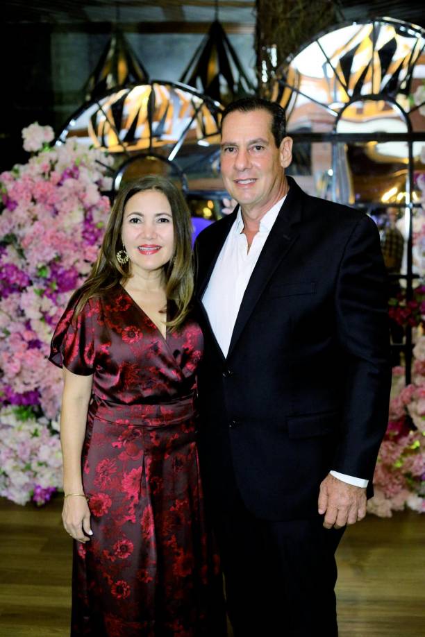 Erika y Víctor Giacomán