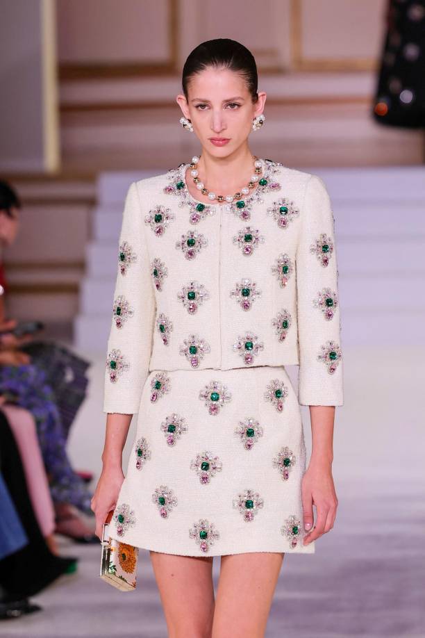 NEW YORK, NEW YORK - FEBRUARY 13: A model walks the runway for Carolina Herrera during New York Fashion Week: The Shows at The Plaza Hotel on February 13, 2023 in New York City. Theo Wargo/Getty Images/AFP (Photo by Theo Wargo / GETTY IMAGES NORTH AMERICA / Getty Images via AFP)