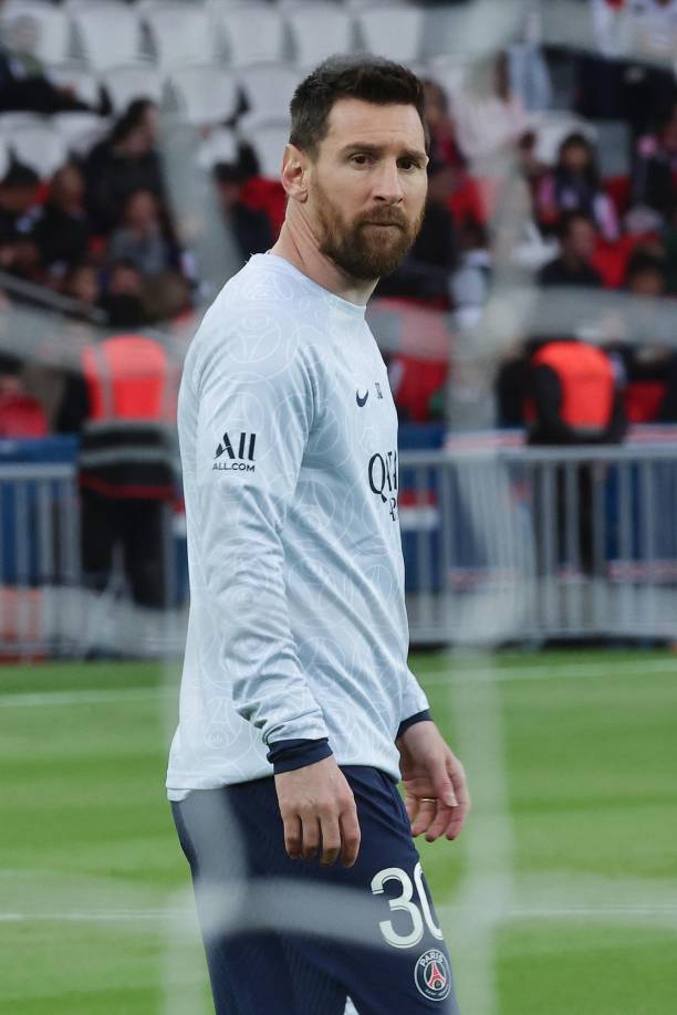 La afición no perdona a Lionel Messi el hecho de fracasar en la Champions. Además, extraoficialmente se conoció que el argentino no renovará con el PSG.