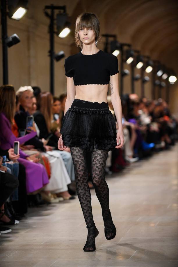 Combinar medias decorativas con minifaldas es una de sus tendencias.