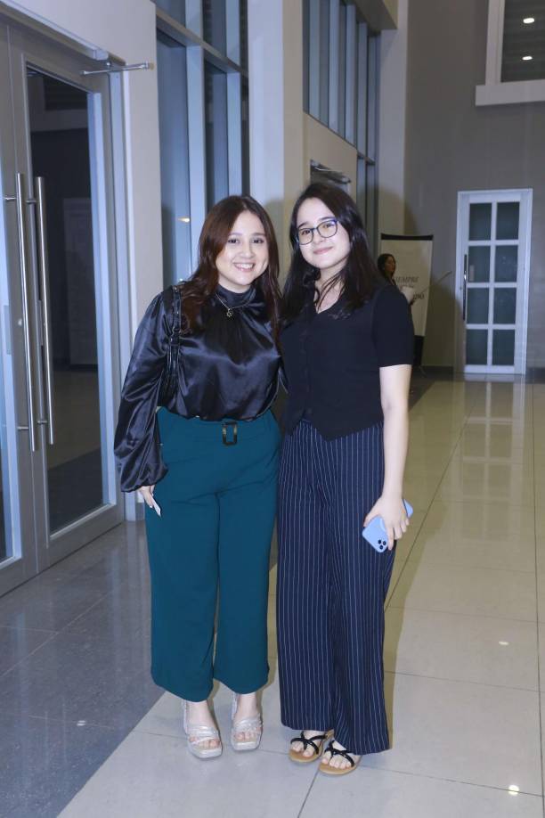 Melody Guevara y Grace Guevara