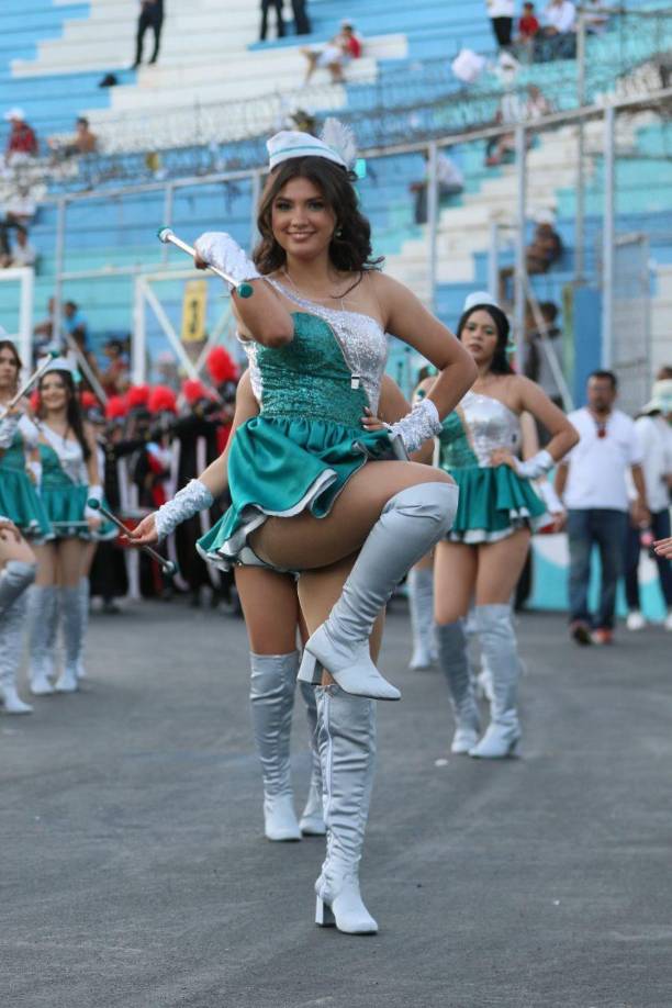 Kimberly Flores, la bella palillona del Milla Selva que enamoró en los desfiles