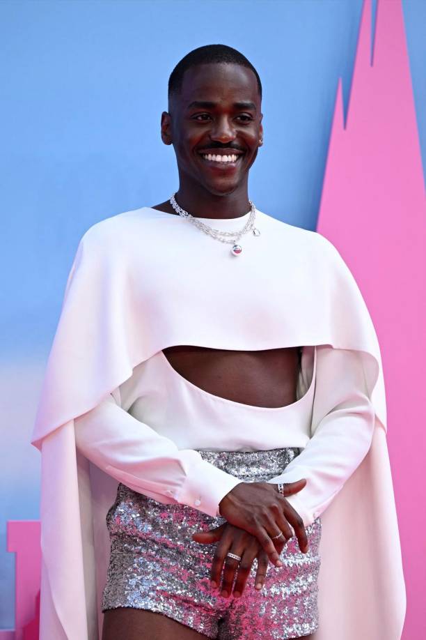 El actor Ncuti Gatwa es el cuarto Ken en Barbie. Muchos le conocen por haber dado vida a Eric en la serie ‘Sex Education’. Gatwa nació en Ruanda en 1992, con su familia se mudaron a Escocia.