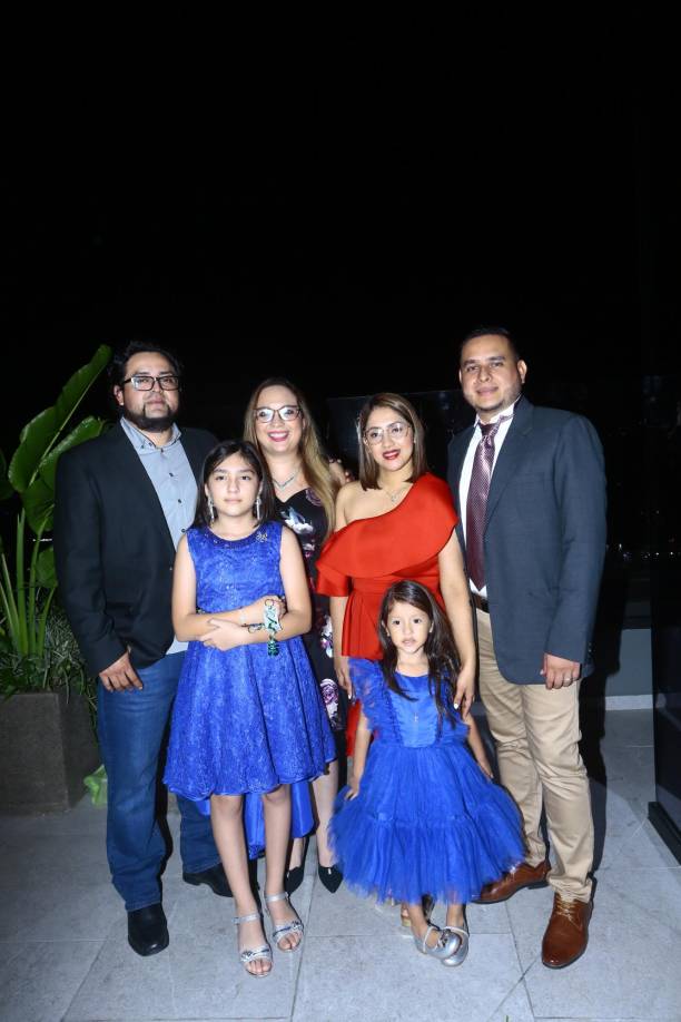 Francisco Romero, Linda Romero, Gabriela López, Fabiola Castro, Alexa López y Luis López