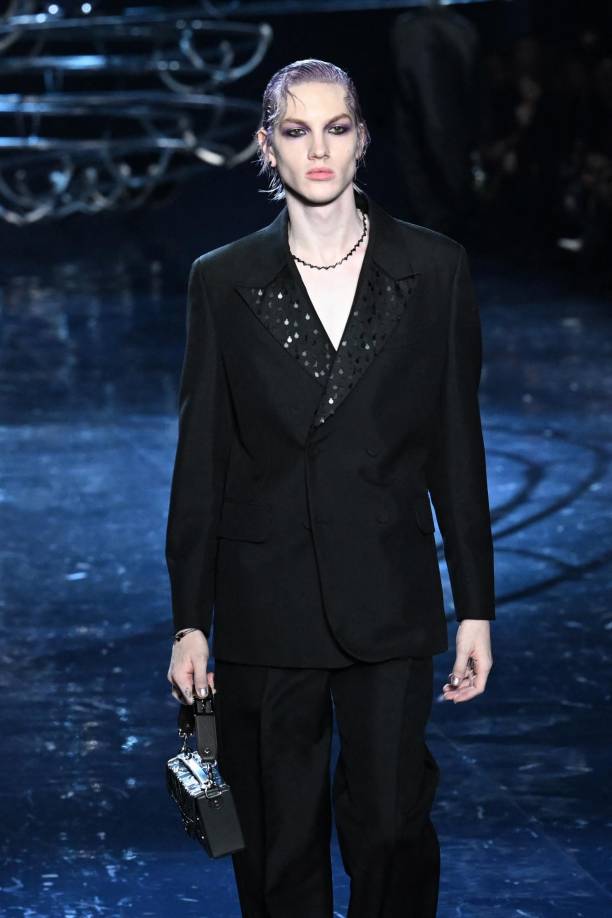 Este accesorio emblemático, que se lleva bajo el hombro, celebró en septiembre su 25 aniversario con un desfile muy pop en Nueva York.