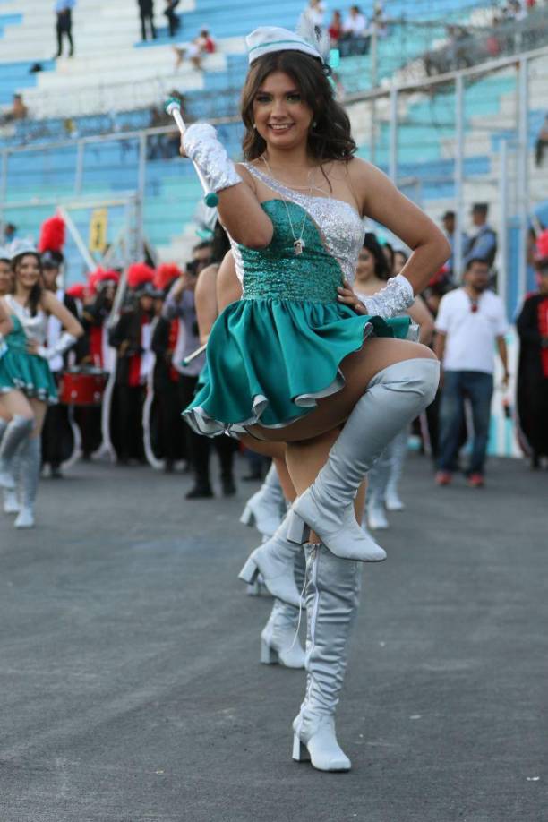 Kimberly Flores, la bella palillona del Milla Selva que enamoró en los desfiles