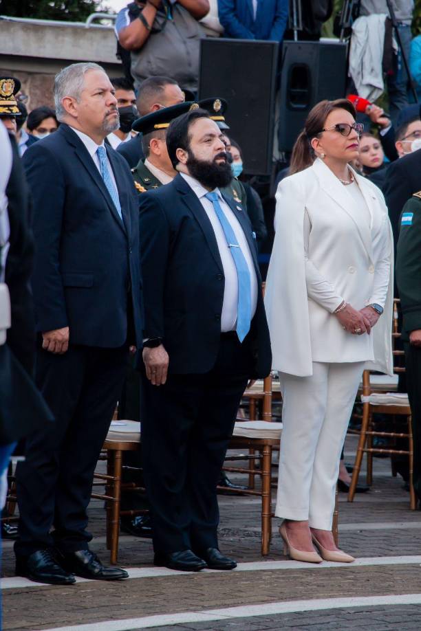 El canciller de Honduras, Eduardo Enrique Reina, también acompañó a la presidenta en las actividades desarrolladas este jueves en el marco del inicio de las fiestas patrias. 