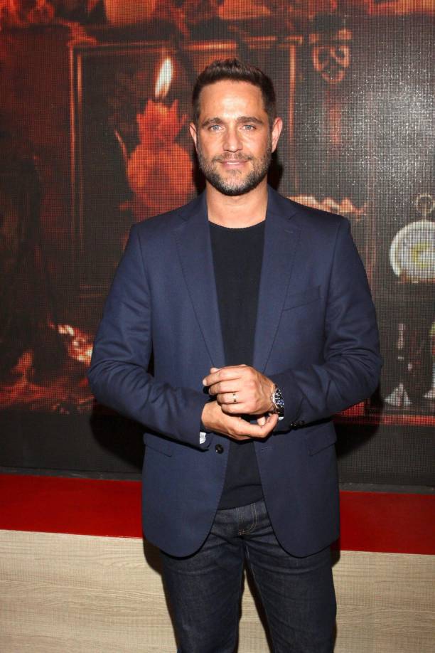 Antes Brown había hecho de Hernán Cortés en la serie “Hernán”, que le ganó un Emmy Internacional, el reencarnado Chino Valdés en “Amar a muerte”, el asesino Daniel Molina en la cuarta temporada de “Sr Ávila” y el atormentado policía que despertó tras un coma de 20 años en “Falco”.