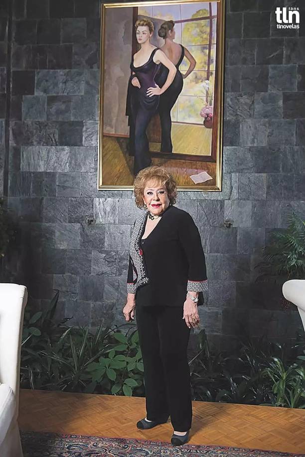 El notario público, encargado del testamento de Silvia Pinal, también fue captado por el show cuando se retiraba del lugar. Sin embargo, prefirió guardar silencio al igual que la familia. 