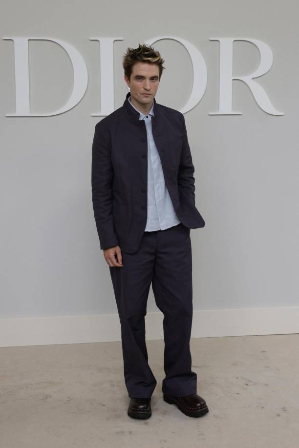 Robert Pattinson llegó luciendo un conjunto de la casa de moda de lujo.