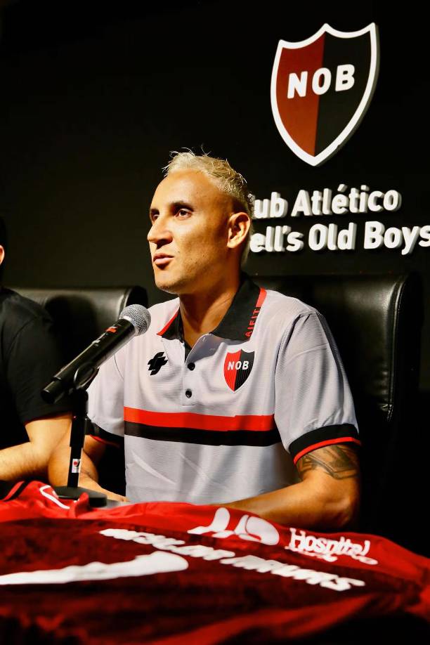 Keylor Navas agradeció el “impresionante” recibimiento que le dieron los aficionados de Newell’s en el Estadio Marcelo Bielsa de Rosario: “Yo sabía que el ambiente era muy bueno porque ya había escuchado, pero vivirlo ahí me puso los pelitos de gallina”.
