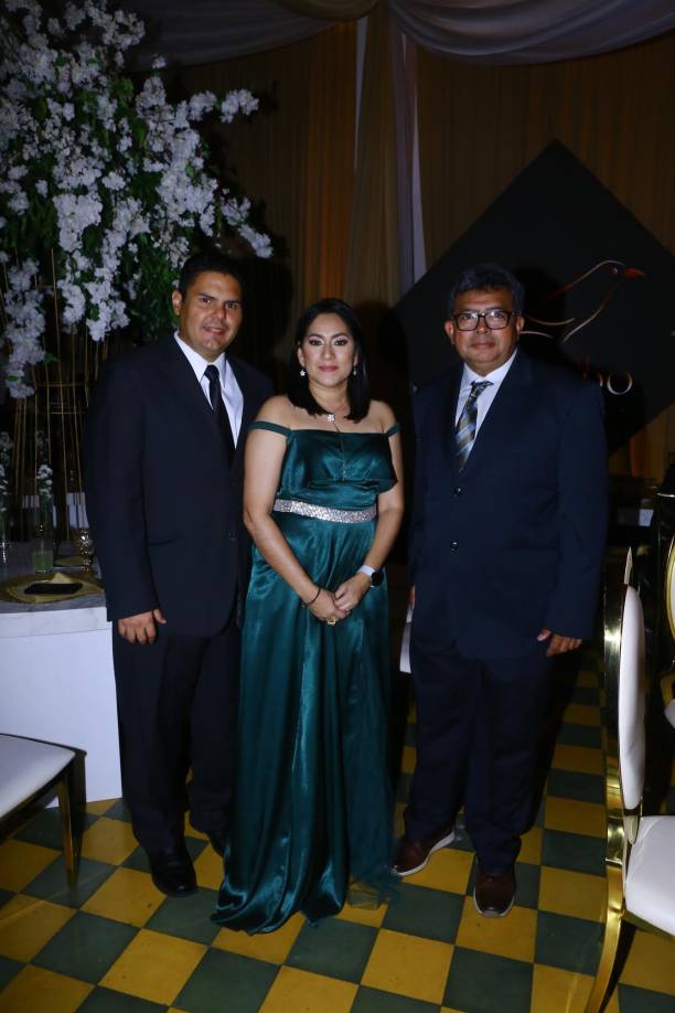 José Oseguera, Fanny Ortiz y Luis Enrique Saa