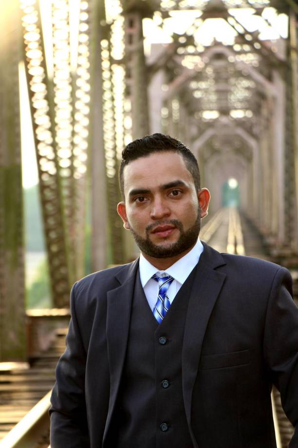 Juárez Pacheco residía en Ranchería, Tierra Nueva, Huimanguillo, Tabasco, donde encontró empleo en la compañía Ica Flúor, la cual presta sus servicios en la refinería Olmeca.