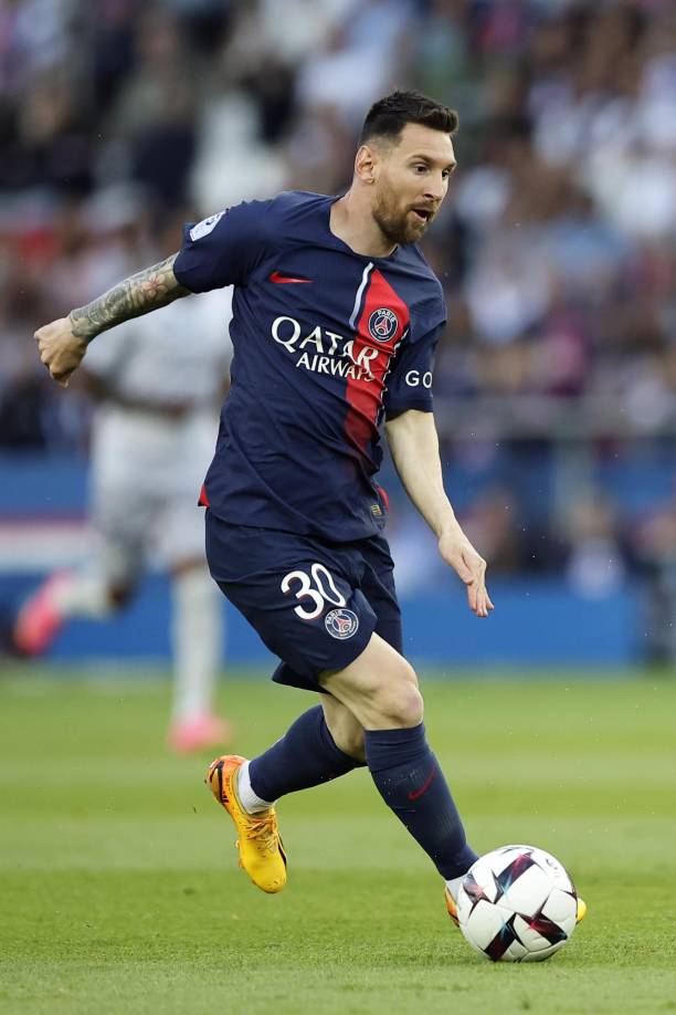 El divorcio parecía inevitable ya cuando, ante la falta de resultados en Europa y un rendimiento menguante, la hinchada del París SG ha llegado incluso a pitar al argentino, como volvió a ocurrir este sábado, en su 75º partido con la camiseta del PSG, en el que salió de titular.