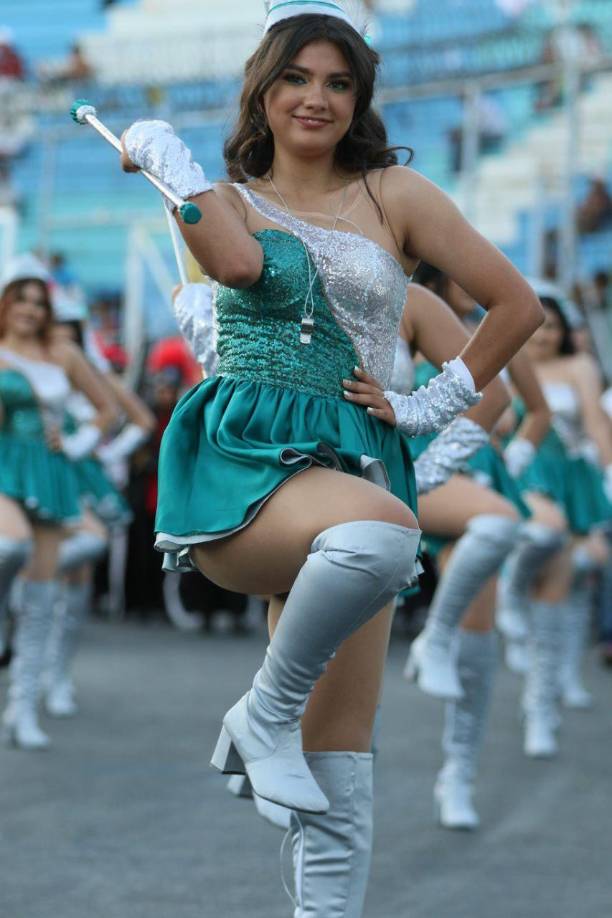 Kimberly Flores, la bella palillona del Milla Selva que enamoró en los desfiles