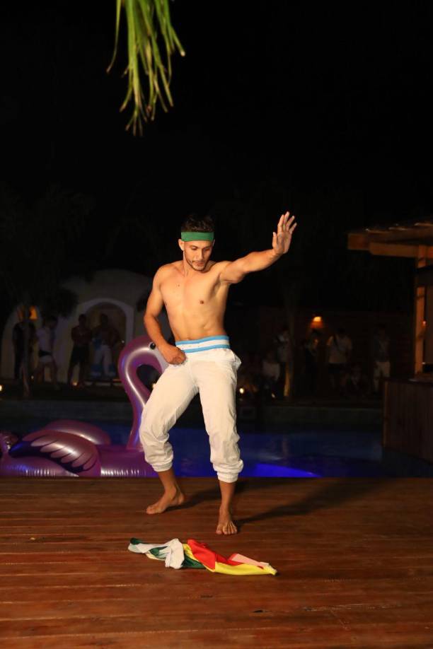 En la paradisiaca isla de Utila se realizó el show de talentos por parte de los candidatos que representan a cada departamento del país. 