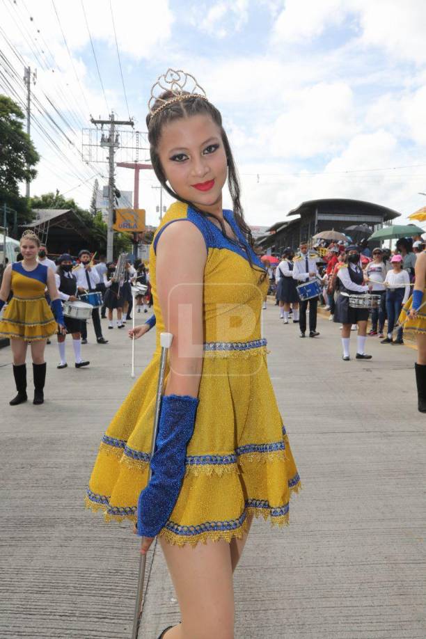 Palillonas derrochan belleza en desfiles patrios en Tegucigalpa (Fotos)