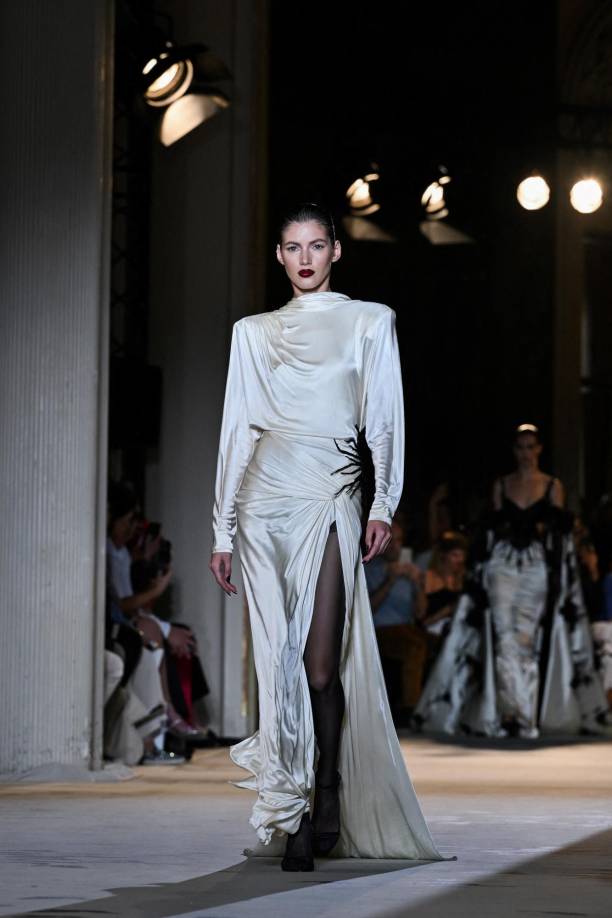 Colección de Zuhair Murad presentada en la Women's Haute-Couture Fall/Winter 2023/2024 Fashion Week en París.