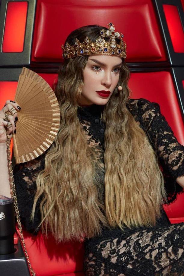 Bozzo seguró que la joven le debe una considerable suma de dinero por el motivo que ella le sirvió de aval en una transacción en la compra de una joyas. 