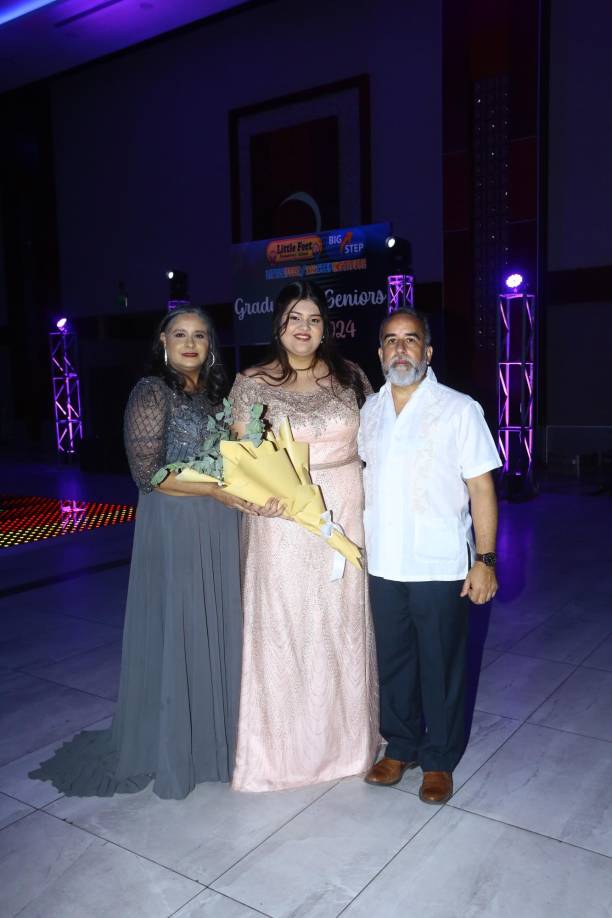 Renata Martínez, Camila Martínez y Mario Galindo