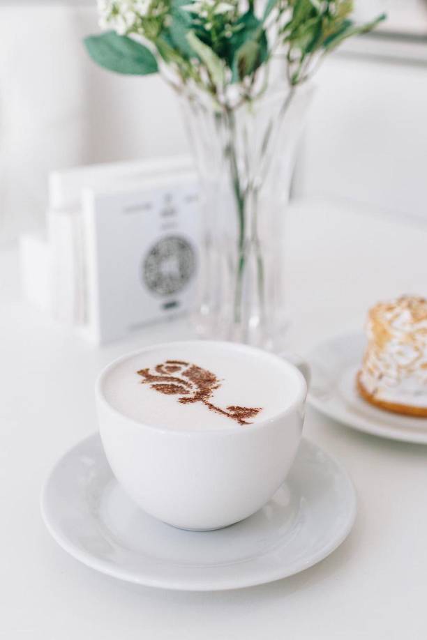 Así como su respectivo cafecito en una presentación especial y muy fina