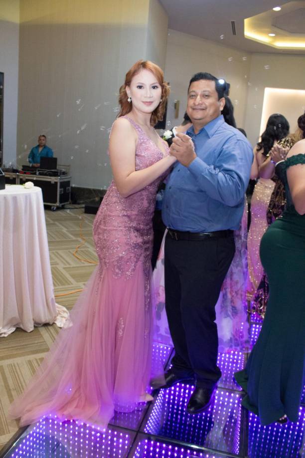 Sharon Denise López y Javier Bardales