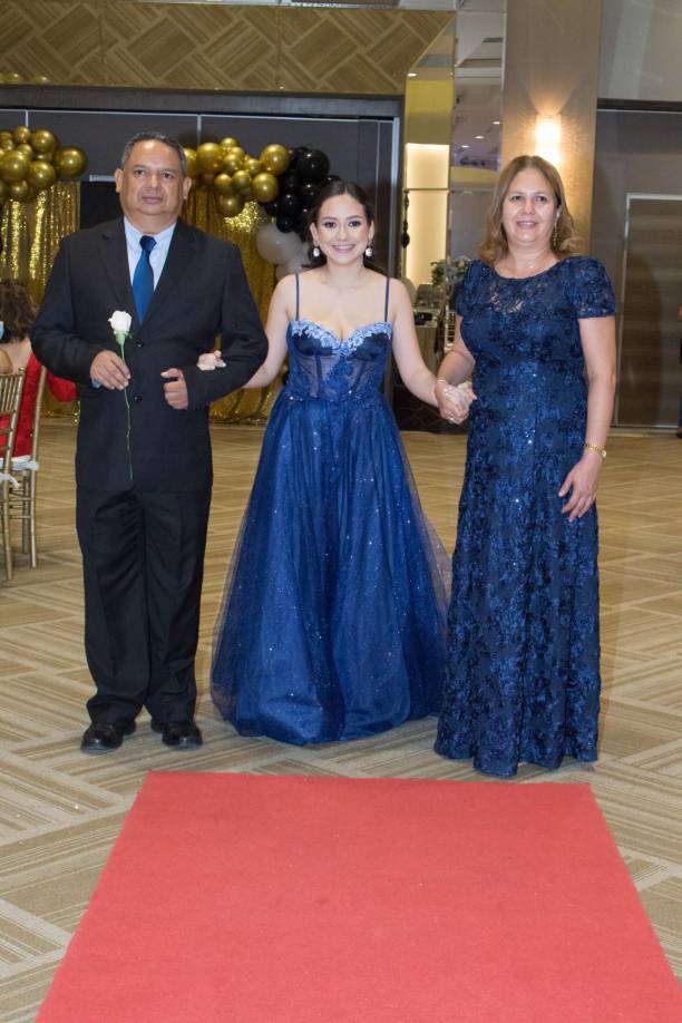 Melvin Mayes, Gabriela Mayes y Dilcia Cáceres