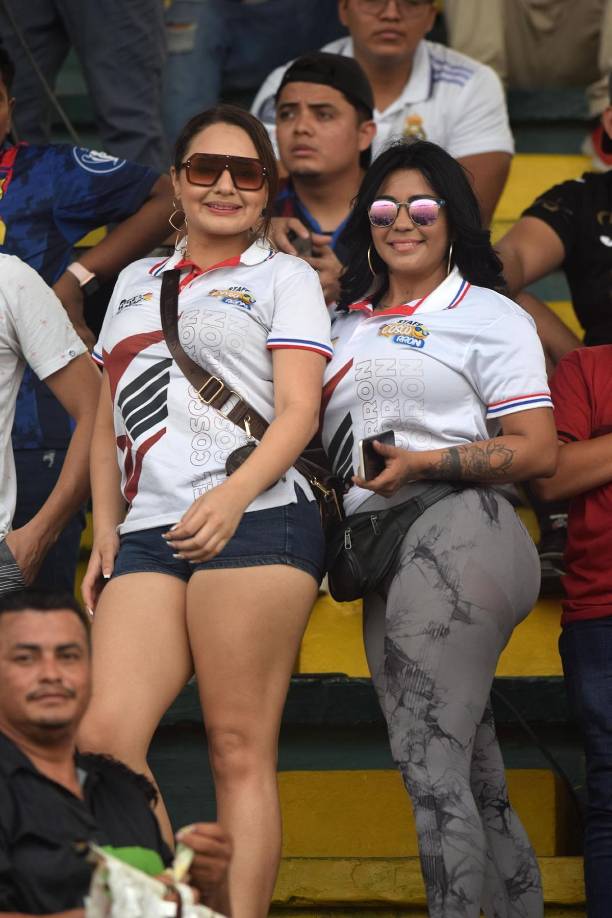 Las bellas chicas que adornaron la última jornada y el gran ambiente