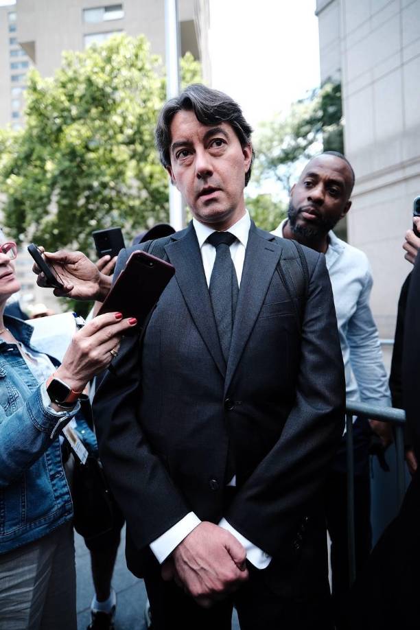 <b>Declaraciones del Abogado</b>: Renato Stabile, abogado defensor de Hernández, declara a la prensa que la sentencia de 45 años “no es una victoria”. 