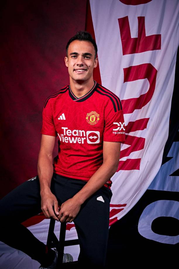Erik Ten Hag, técnico del Manchester United, confirmó la cesión del lateral izquierdo Sergio Reguilón para la presente temporada. El español subsanará un hueco que tenía el United debido a las bajas de Luke Shaw y de Tyrell Malacia. Reguilón estaba en el Tottenham, después de una temporada cedido en el Atlético de Madrid, pero apenas contaba para Ange Postecoglou. “Reguilón está aquí y ya ha entrenado”, dijo el DT.